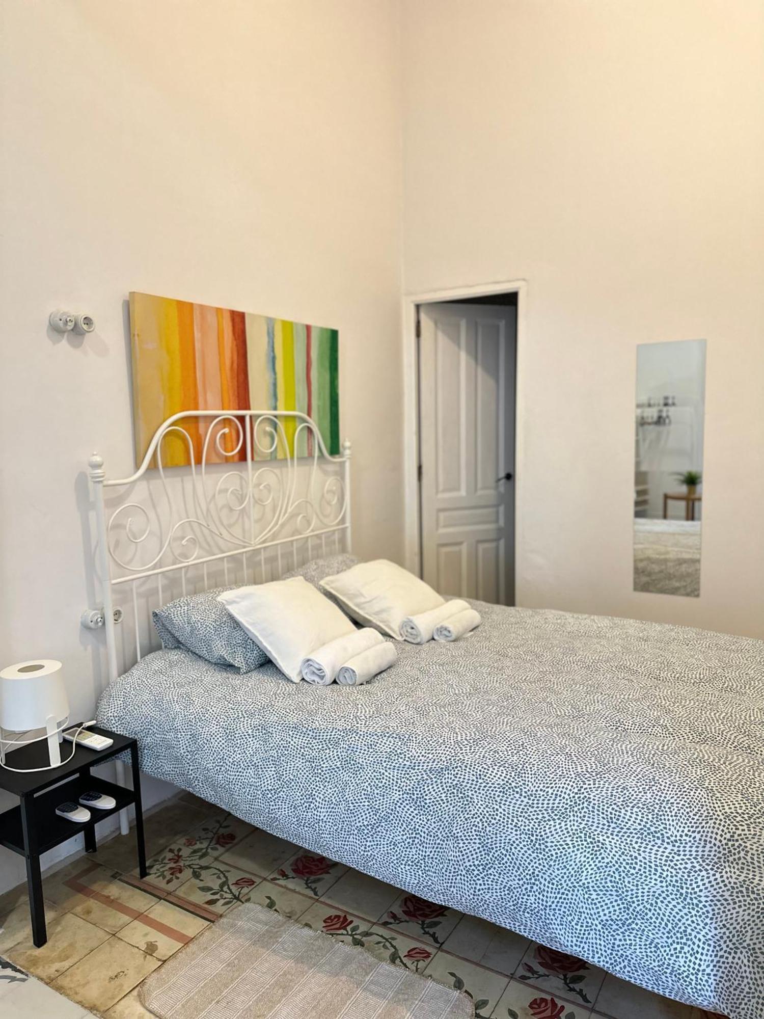 4 - Acogedora Habitacion Junto A Ruzafa Con Bano Privado Y Aire Acondicionado Valensiya Dış mekan fotoğraf